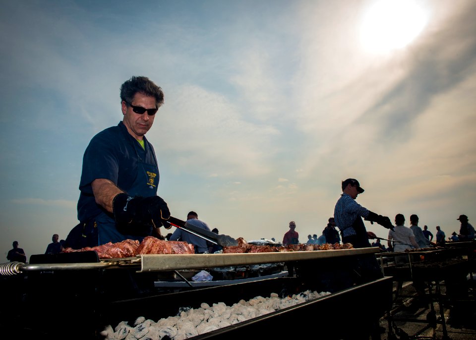 USS Carl Vinson (CVN 70) 150208-N-WD464-002 (16311328140)