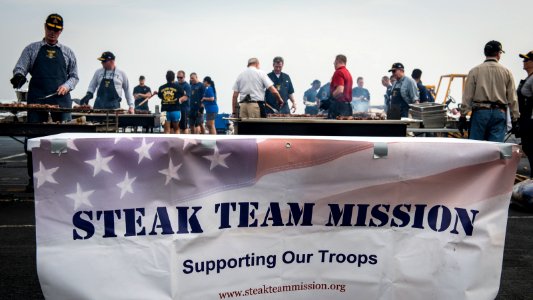 USS Carl Vinson (CVN 70) 150208-N-WD464-018 (16292605040)