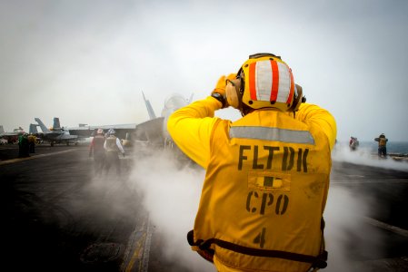USS Carl Vinson (CVN 70) 150211-N-HD510-180 (16545565962)
