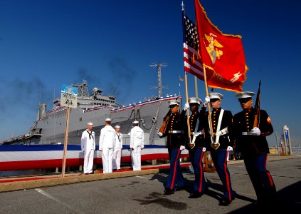 US Navy 070926-N-8907D-016 The Marine color guard parades the colors during the decommissioning ceremony for amphibious transport docks ship USS Shreveport (LPD 12) at Naval Station Norfolk