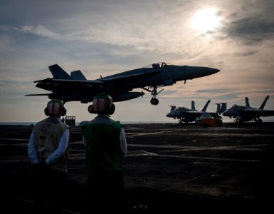 USS Carl Vinson (CVN 70) 141120-N-WD464-016 (15854681071)