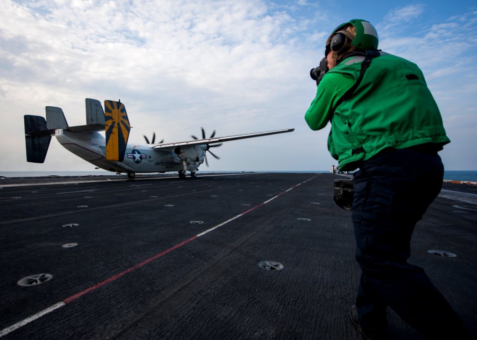 USS Carl Vinson (CVN 70) 141121-N-WD464-078 (15234392054)