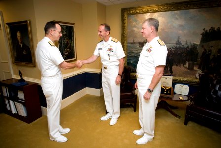 US Navy 070929-N-0696M-030 Adm. Jonathan Greenert, center, reports to Chief of Naval Operations (CNO) Adm. Mike Mullen, left, as the new commander, Fleet Forces Command