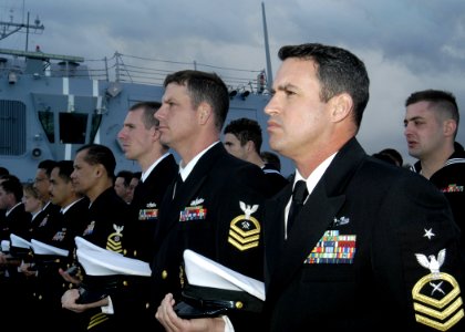 US Navy 070930-N-4649C-085 Sailors aboard Arleigh Burke-class guided-missile destroyer USS Lassen (DDG 82) stand in ranks during a wreath laying ceremony