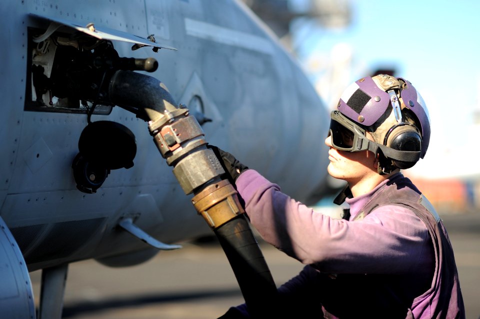 USS Carl Vinson (CVN 70) 141113-N-MW819-020 (15784136611)