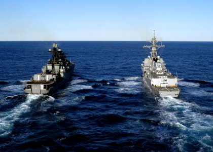 US Navy 070929-N-4649C-148 Russian destroyer RFS Admiral Panteleyev, left, and Arleigh Burke-class guided-missile destroyer USS Lassen (DDG 82) perform an underway replenishment maneuver