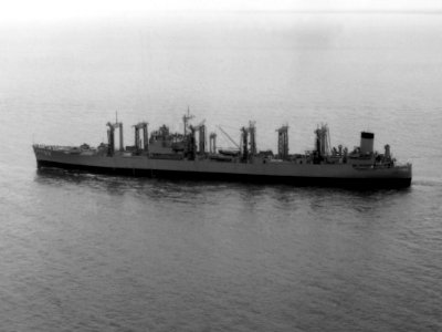 USS Canisteo (AO-99) underway in 1982 photo