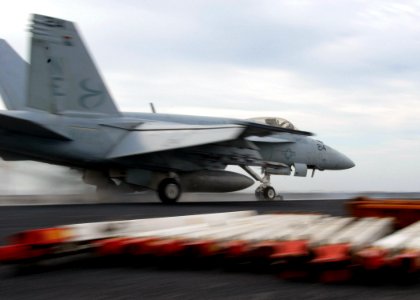 US Navy 071027-N-7981E-234 An F-A-18E Super Hornet, assigned to the