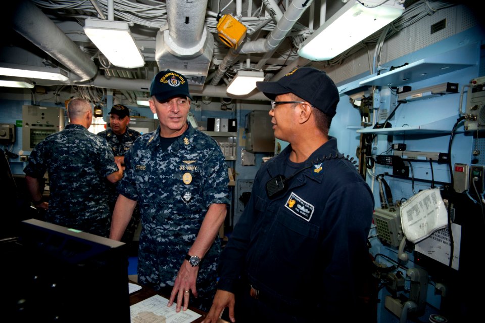 USS Bunker Hill operations 150902-N-OT964-459