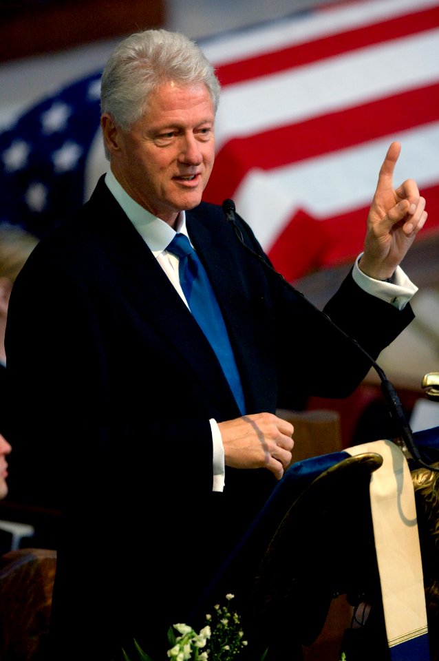 US Navy 071031-N-0696M-119 Former President Bill Clinton eulogies Adm. William J. Crowe, the 11th chairman of the Joint Chiefs of Staff, during his memorial service at the U.S. Naval Academy