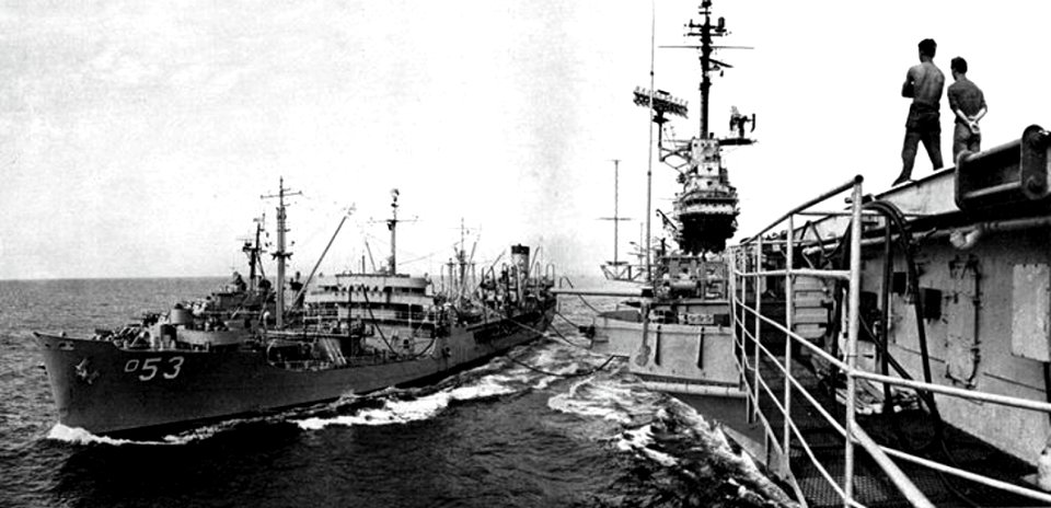 USS Caliente (AO-53) refuels USS Hancock (CVA-19), in 1962