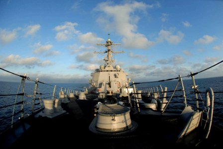 US Navy 071105-N-7981E-289 Arleigh Burke-class guided-missile destroyer USS Shoup (DDG 86) is underway off the coast of Southern California along with the rest of Carrier Strike Group 9, participating in Composite Training Unit