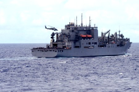 USS Bunker Hill replenishment 140919-N-GW918-344