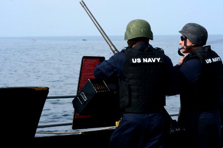 USS Bunker Hill transits 5th Fleet area of responsibility 141029-N-GW918-151
