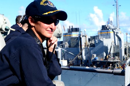 USS Bunker Hill replenishment at sea 140908-N-GW918-003