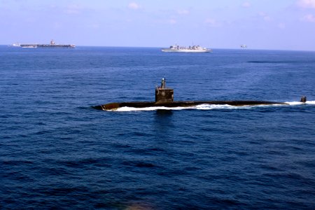 US Navy 071113-N-8132M-009 The nuclear-powered attack submarine USS Miami (SSN 755) steams through the Arabian Sea