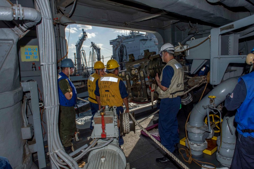 USS BOXER (LHD 4) 140207-N-VO234-004 (12451379015)