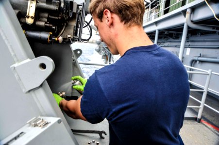 USS BOXER (LHD 4) 140218-N-GM561-016 (12714004524)