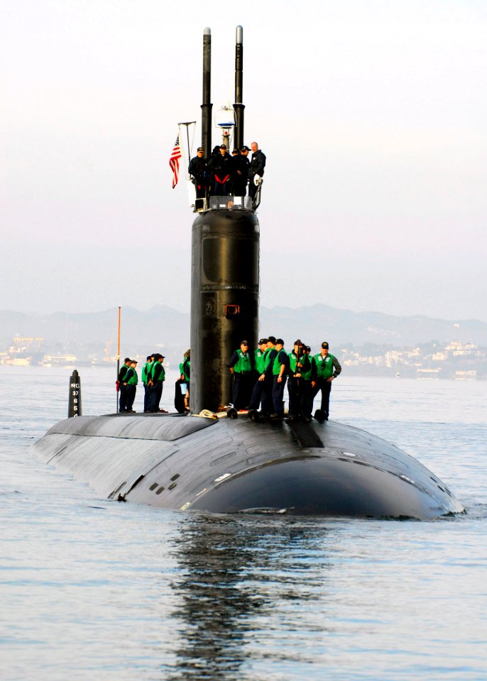 US Navy 071124-N-0780F-001 The Los Angeles-class nuclear-powered submarine USS Montpelier (SSN 765) arrives in Souda Harbor for a routine port visit