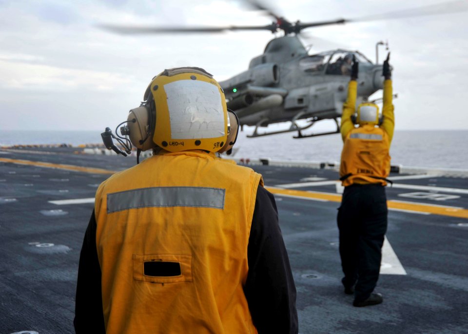 USS Boxer action 150508-N-GZ228-083