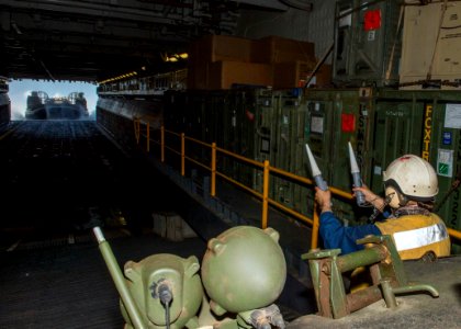 USS BOXER (LHD 4) 140131-N-VO234-009 (12315412275)