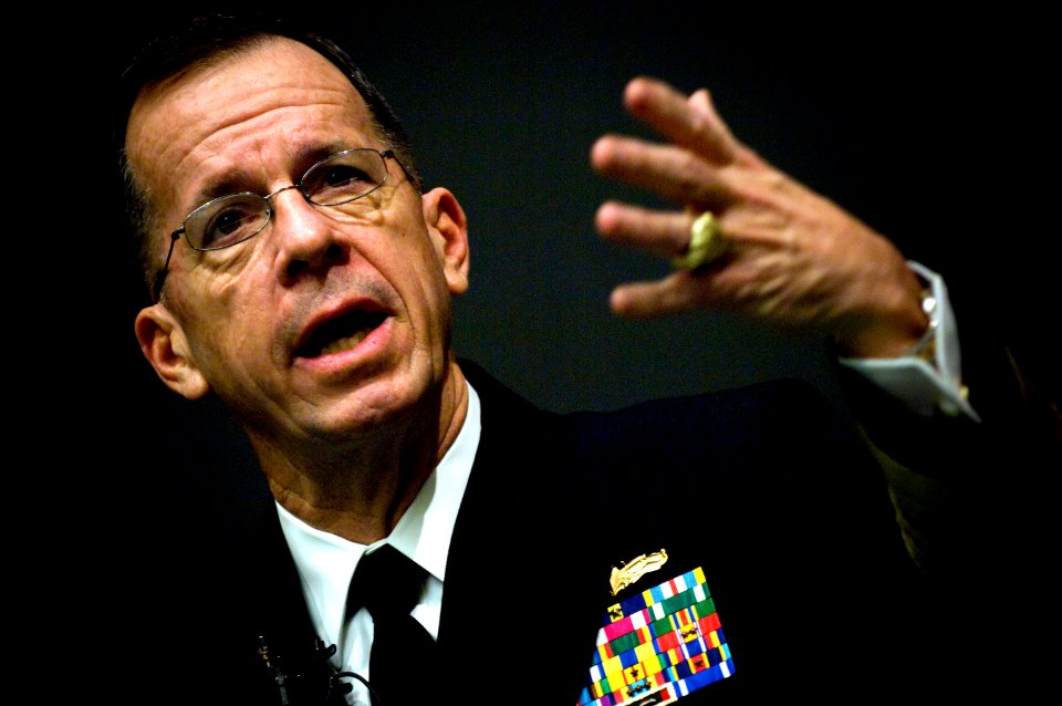 US Navy 071128-N-0696M-201 Chairman of the Joint Chiefs of Staff U.S. Navy Adm. Mike Mullen speaks with students enrolled in a