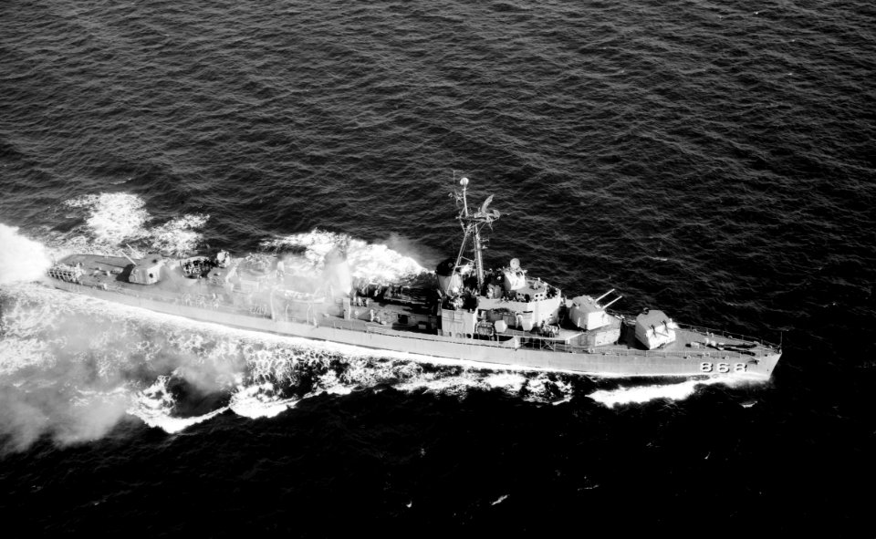 USS Brownson (DD-868) underway off Boston on 9 October 1950
