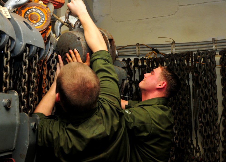 USS BOXER (LHD 4) 140123-N-PZ713-001 (12146284005)