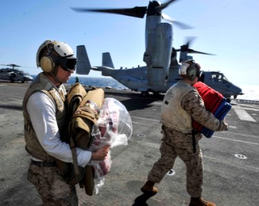USS BOXER (LHD 4) 131231-QP351-002 (11704390744)