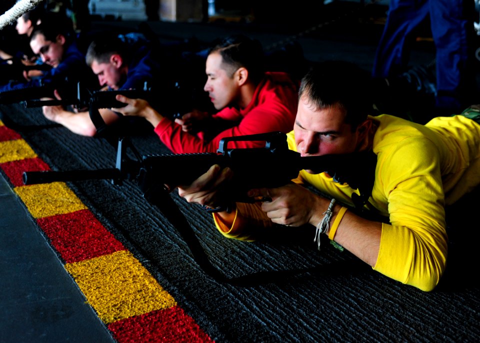 USS BOXER (LHD 4) 140109-N-PZ713-049 (12167088704)