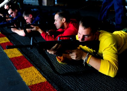 USS BOXER (LHD 4) 140109-N-PZ713-049 (12167088704)