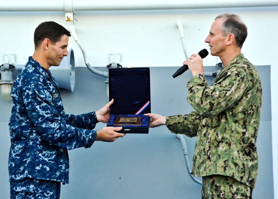 USS BOXER (LHD 4) 131127-N-GM561-275 (11146187554)