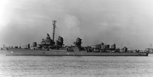 USS Bryant (DD-665) off Charleston, South Carolina (USA), on 7 January 1944 (19-N-57124)
