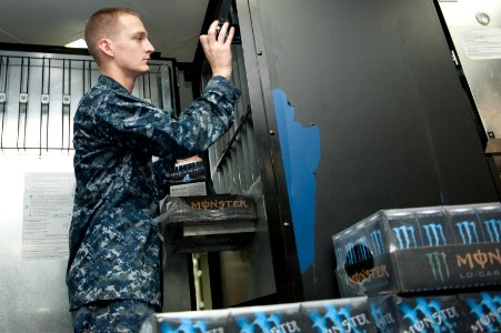 USS BOXER (LHD 4) 131106-N-OQ305-014 (10814536086)