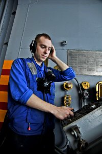 USS BOXER (LHD 4) 131125-N-GM561-014 (11150557956)