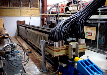 US Navy 071128-N-7676W-101 The Office of Naval Research 32 MJ (megajoules) Electromagnetic Railgun (EMRG) laboratory launcher, located on board the Naval Surface Warfare Center Dahlgren Division, is operational