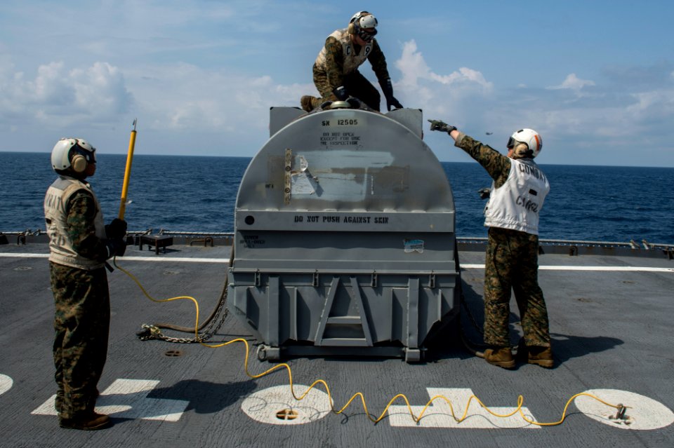USS BOXER (LHD 4) 131115-N-JP249-185 (10898835346)