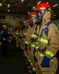 USS BOXER (LHD 4) 131221-N-MK881-004 (11490345424)