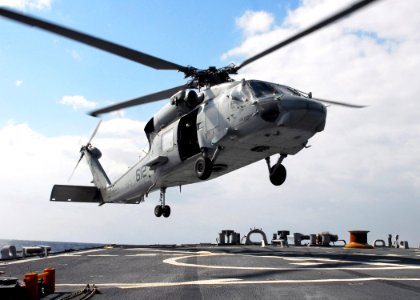 US Navy 071204-N-2638R-003 An SH-60F helicopter from the