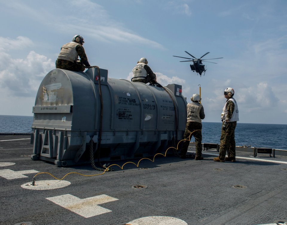 USS BOXER (LHD 4) 131115-N-JP249-190 (10899084153)
