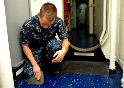 USS BOXER (LHD 4) 131126-N-GM561-025 (11150671303)