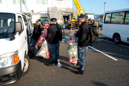 USS Bonhomme Richard (LHD 6) Angel Tree COMREL for the Omura Children't Home 161210-N-XK809-013