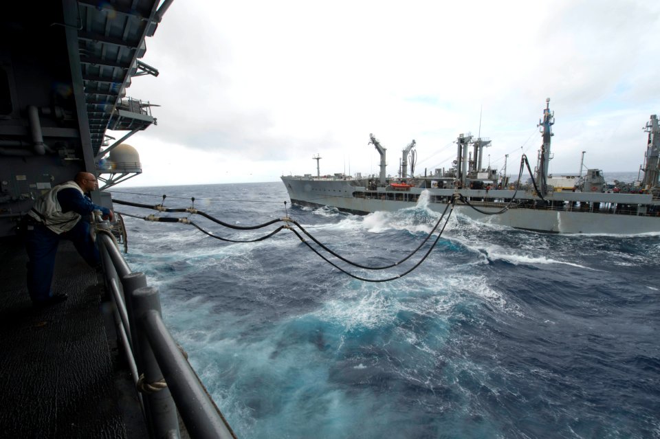 USS Bonhomme Richard 121004-N-XY604-012