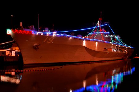 US Navy 071206-N-8546L-027 The amphibious command ship, USS Blue Ridge (LCC 19) shows its holiday spirit with an elaborate display of light decorations
