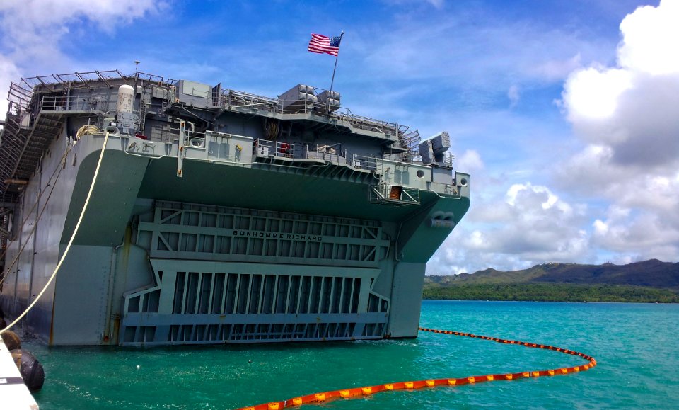 USS Bonhomme Richard 120927-N-KB563-003
