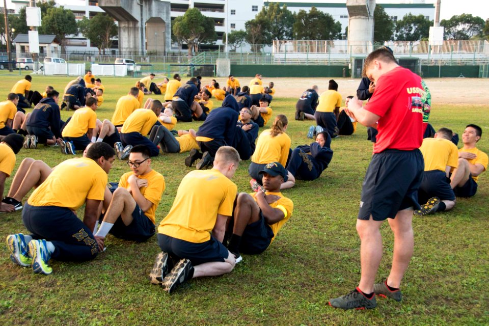 USS Bonhomme Richard (LHD 6) Physical Readiness Test (PRT) 161109-N-XK809-018