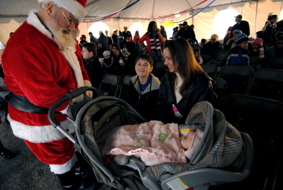 US Navy 071219-N-4515N-031 Santa Claus welcomes home the guided-missile destroyer USS J.E. Williams (DDG 95)