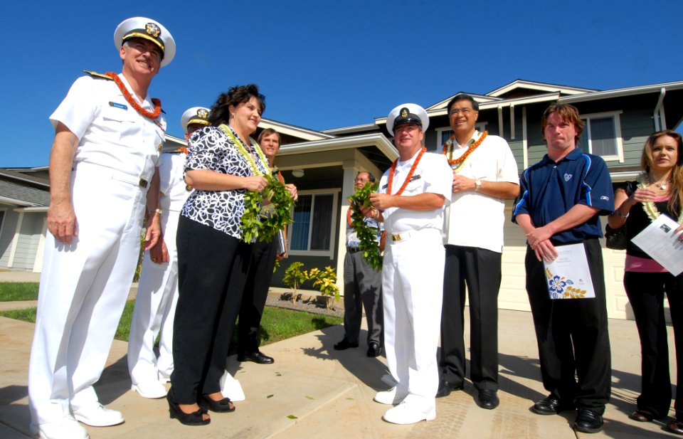 US Navy 071217-N-0879R-051 Commander, Navy Region Hawaii and Naval Surface Group Middle Pacific, Rear Adm. T. G. Alexander, left, along with Honolulu Mayor Mufi Hannemann, were on hand as Chief Ronald Monaghan and his family re