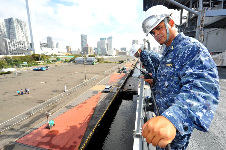 USS Blue Ridge operations 130904-N-NN332-041