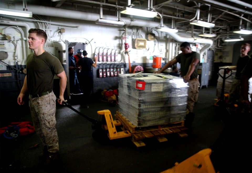 USS Bataan (LHD 5) 140819-M-WB921-042 (14785183298)